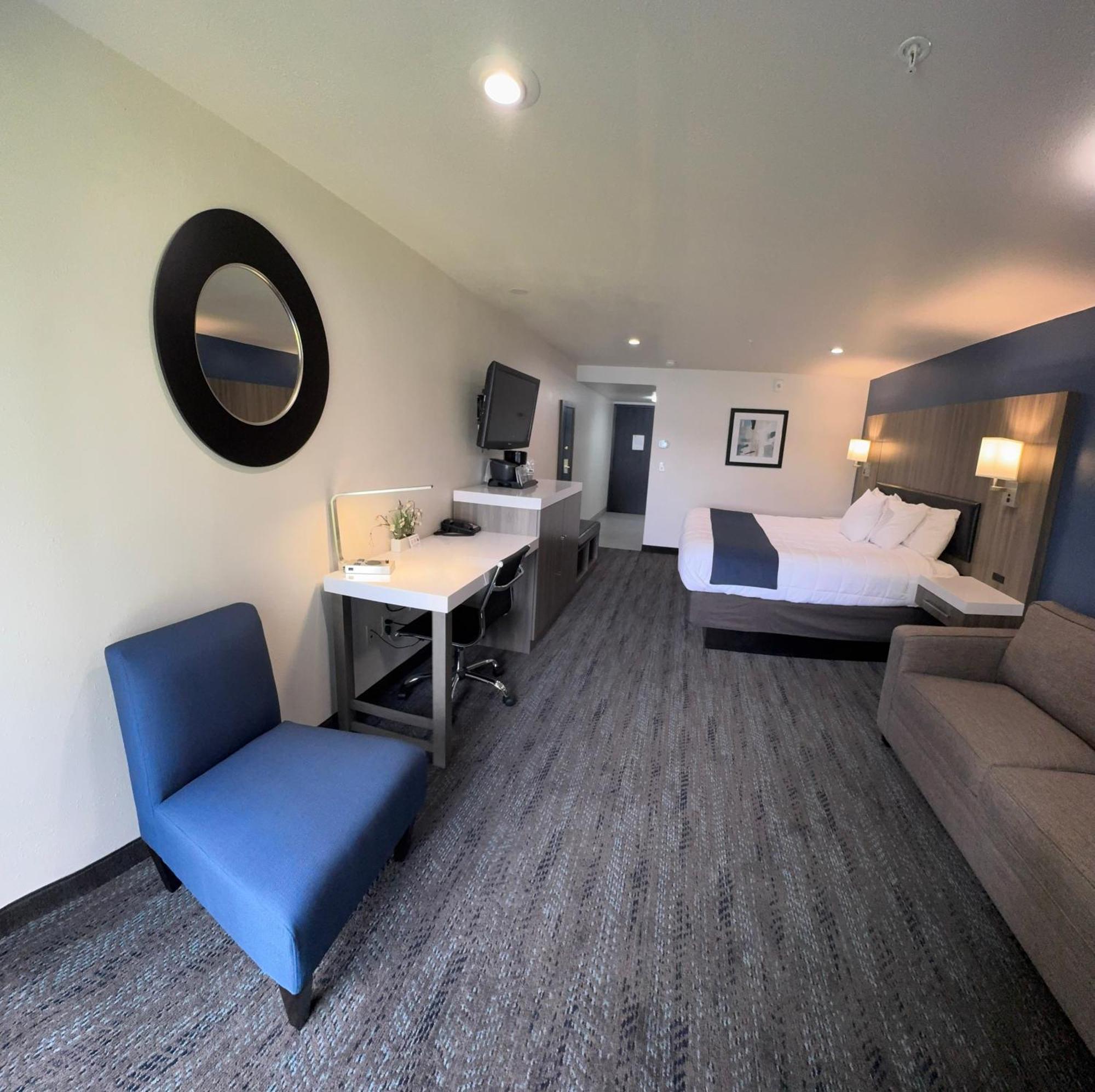 Oyster Bay Inn & Suites Бремертон Экстерьер фото