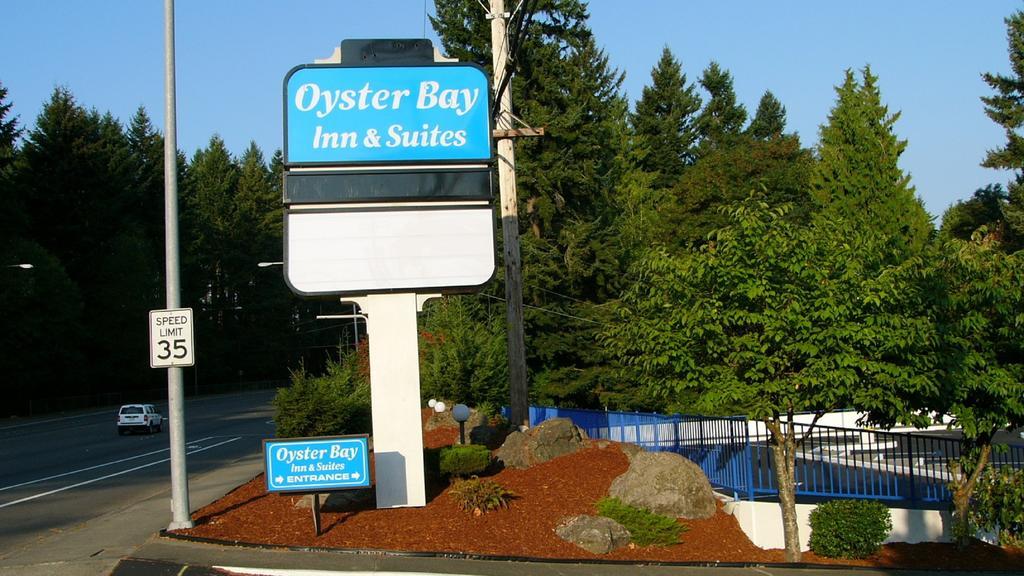 Oyster Bay Inn & Suites Бремертон Экстерьер фото